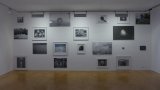 pohled do instalace, Teorie chlupatého míče, Galerie U Bílého jednorožce, Klatovy, 2016